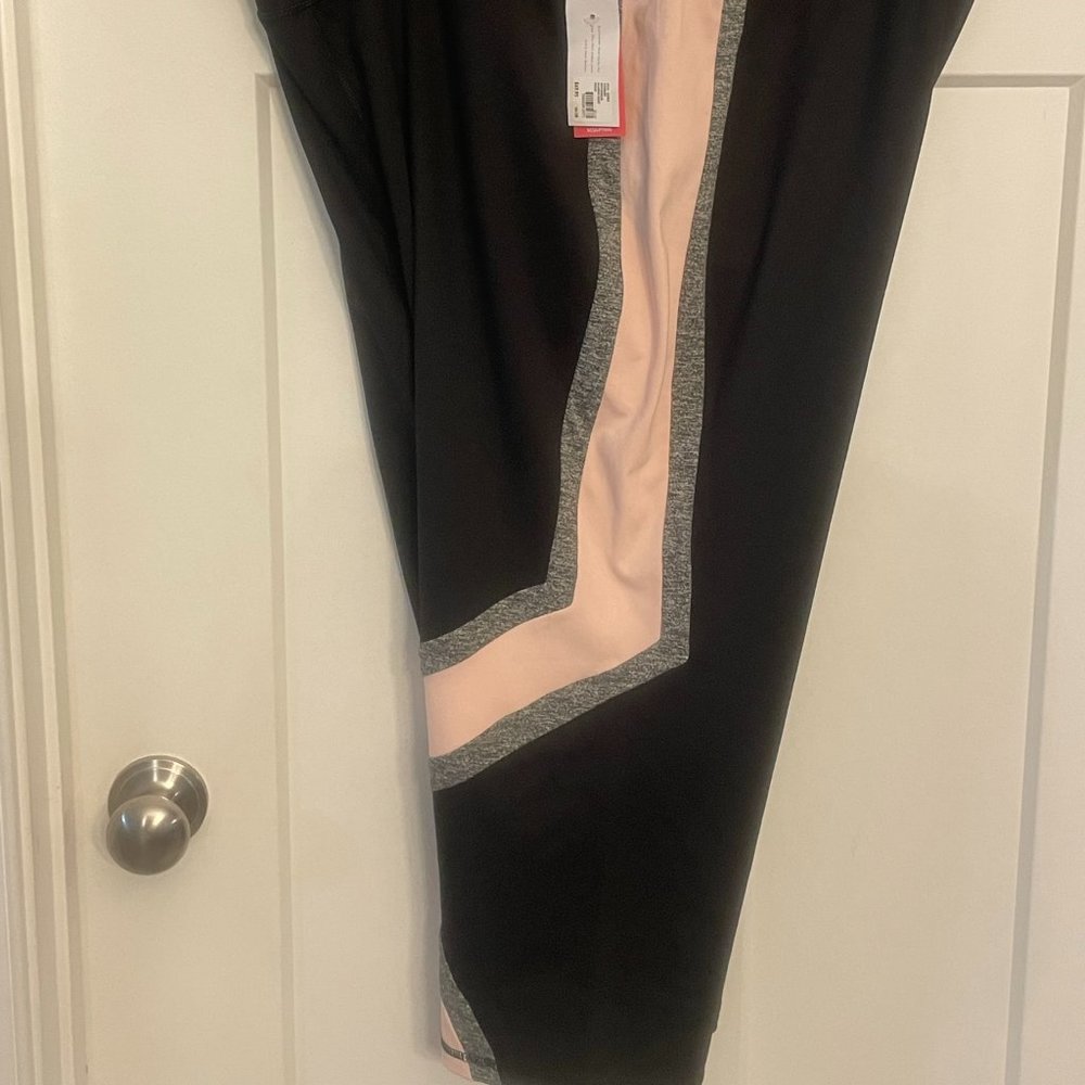 Lane Bryant Livi Active Capri Leggings Size 26/28
